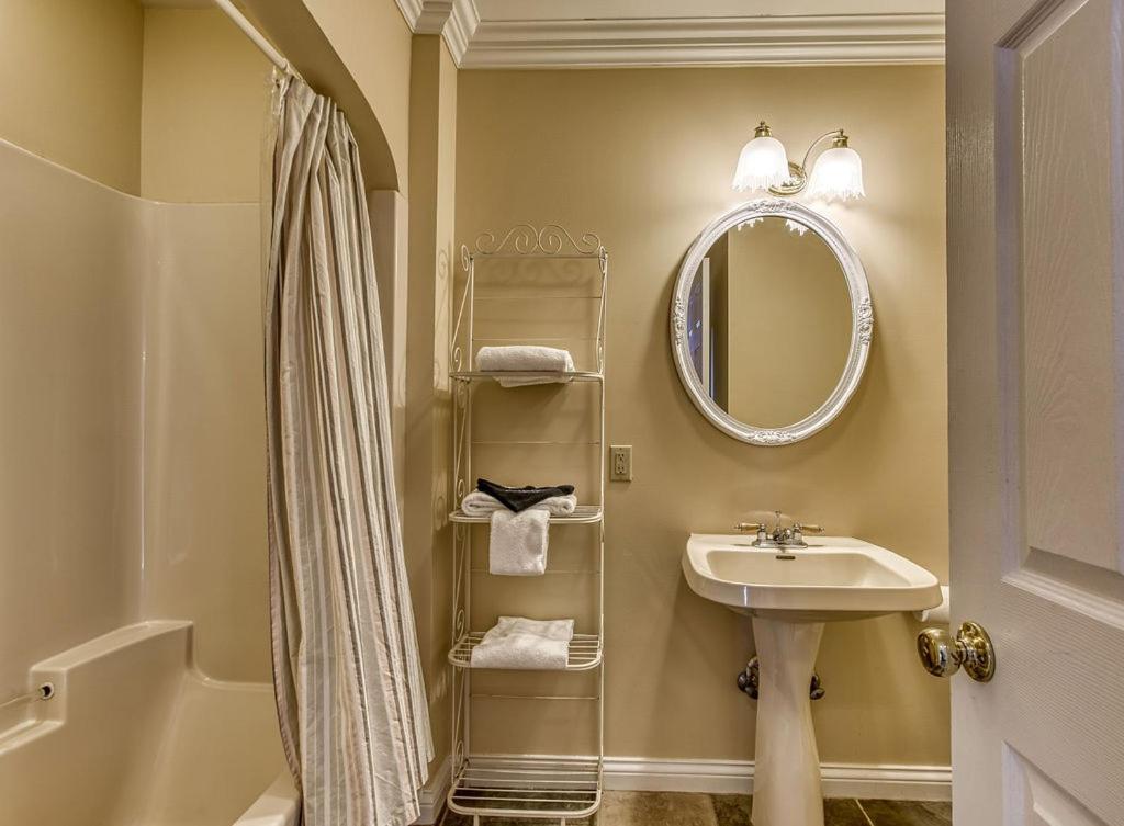 Ober Hideaway, Hot Tub, Wifi, 1089 Free Tickets Each Paid Day, Dollywood And More Gatlinburg Exteriör bild